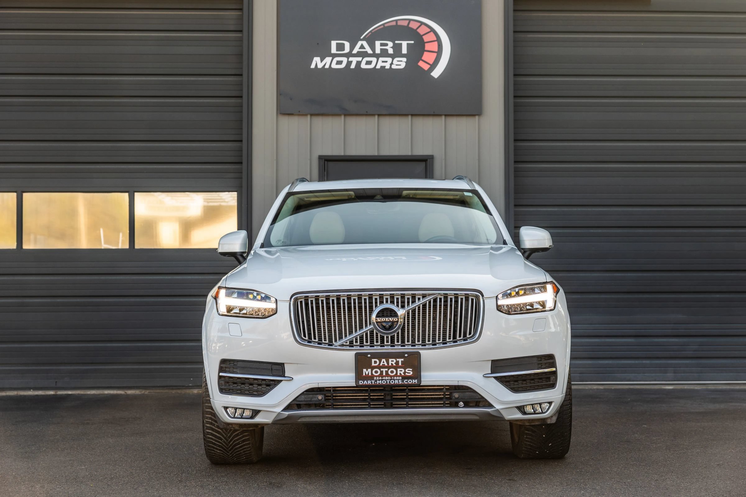Used 2017 Volvo XC90 T6 Inscription w/ Vision Package AWD/4WD image 2