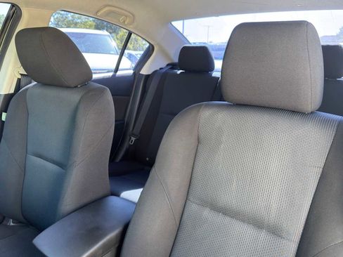 Used 2011 MAZDA MAZDA3 i Touring FWD image 11