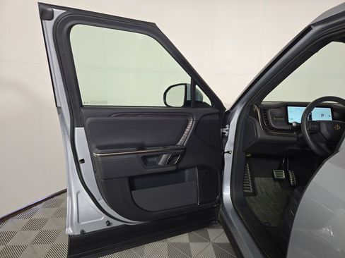 Used 2022 Rivian R1T Launch Edition image 16