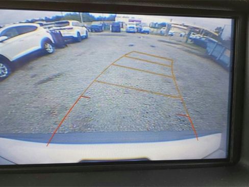 Used 2019 Chevrolet Suburban LT image 23