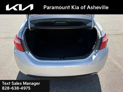 Used 2018 Toyota Corolla LE FWD image 29