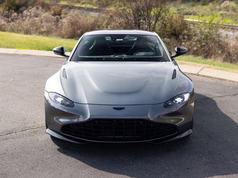 Used 2023 Aston Martin V8 Vantage Coupe image 14