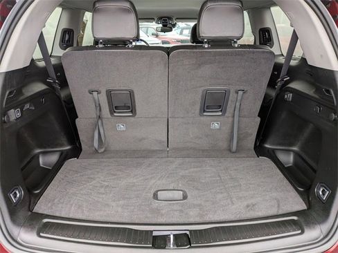 Used 2022 Jeep Grand Cherokee L Limited w/ Black Appearance Package image 27