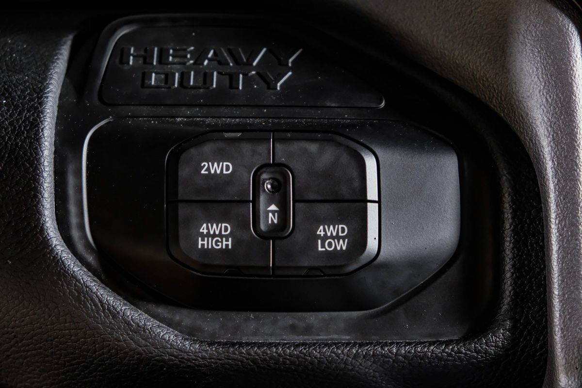 Used 2025 RAM 2500 Laramie AWD/4WD image 25