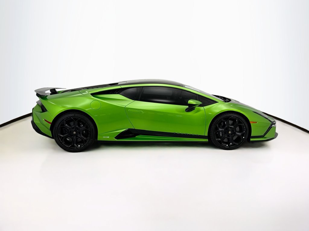 Used 2024 Lamborghini Huracan Tecnica RWD image 4