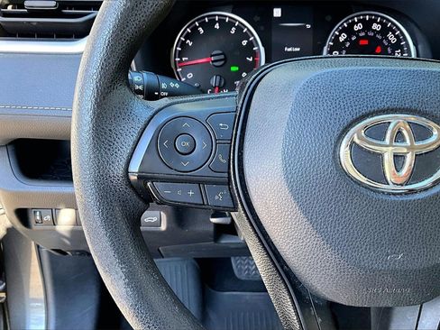 Used 2021 Toyota RAV4 XLE image 10