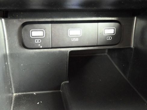 Used 2022 Kia Sorento LX FWD image 12
