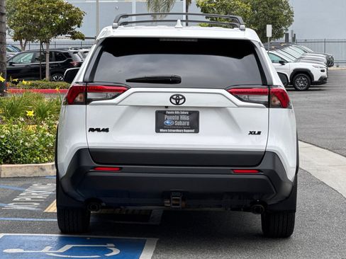 Used 2025 Toyota RAV4 XLE FWD image 5