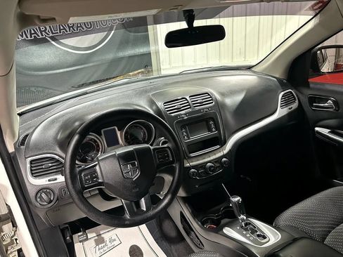 Used 2018 Dodge Journey SE image 19