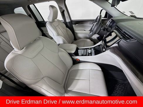 Used 2023 Jeep Grand Cherokee Overland w/ Adv Protech Group III image 24