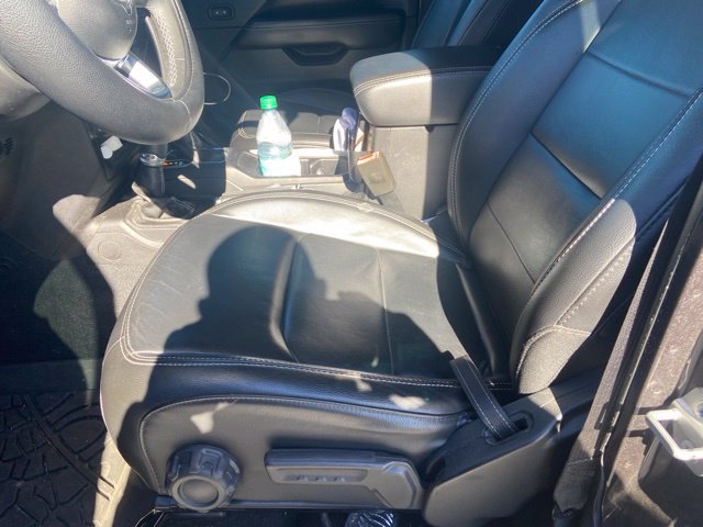 Used 2018 Jeep Wrangler Unlimited Sahara AWD/4WD image 9
