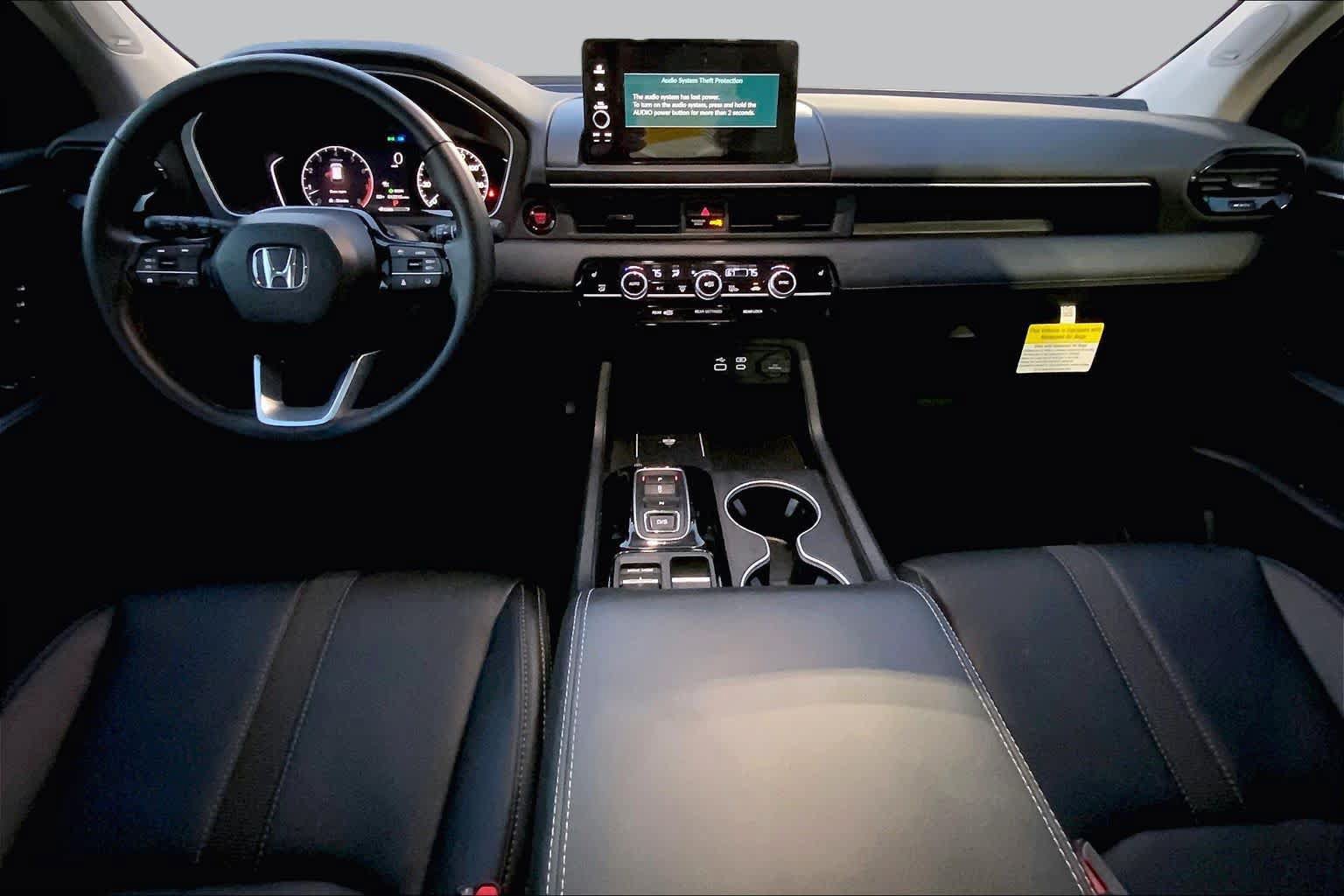 Used 2025 Honda Pilot Touring image 16