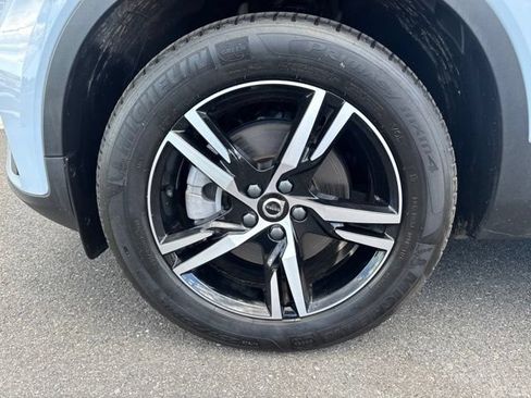 Certified 2025 Volvo XC40 B5 Core AWD/4WD image 7