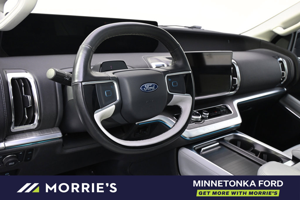 Used 2025 Ford Expedition Max Platinum w/ Platinum Ultimate Package AWD/4WD image 11