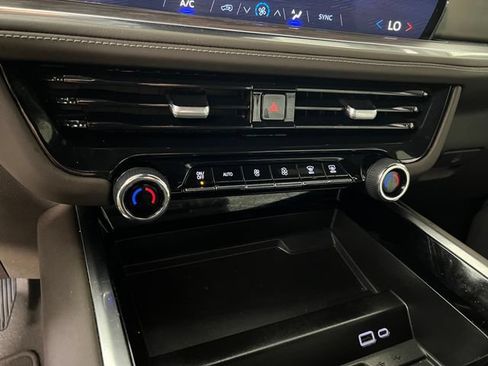 Used 2025 Chevrolet Tahoe LS RWD image 19