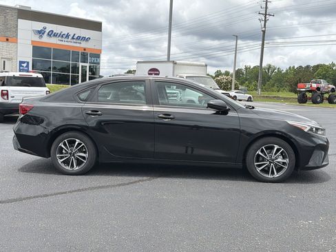 Used 2024 Kia Forte LXS FWD image 5