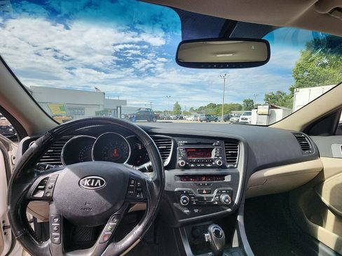 Used 2011 Kia Optima EX FWD image 17