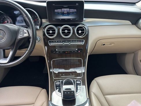 Used 2018 Mercedes-Benz GLC 300 4MATIC image 19