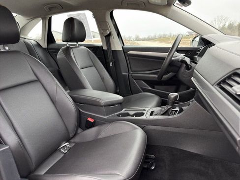 Used 2020 Volkswagen Jetta SE w/ SE Cold Weather Package image 25