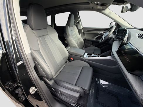 New 2025 Audi Q5 Prestige image 16