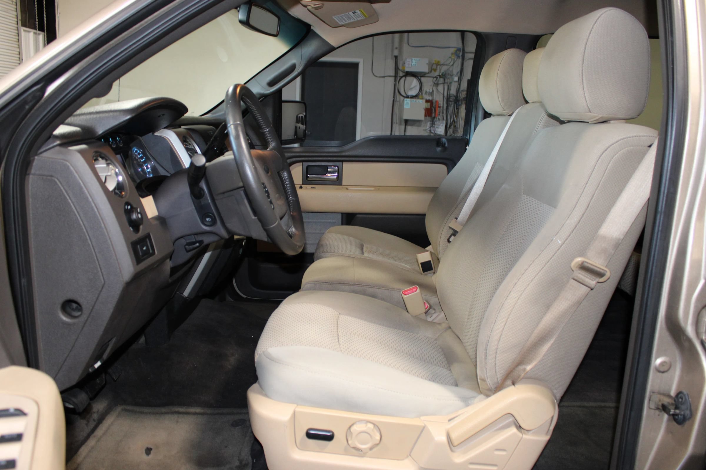 Used 2013 Ford F150 XLT w/ XLT Chrome Pkg RWD image 8