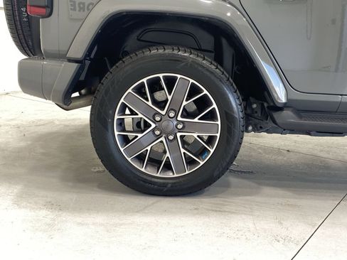 Used 2023 Jeep Wrangler Unlimited Sahara AWD/4WD image 10