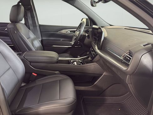 Used 2026 Chevrolet Traverse LT w/ Driver Confidence Package FWD image 18