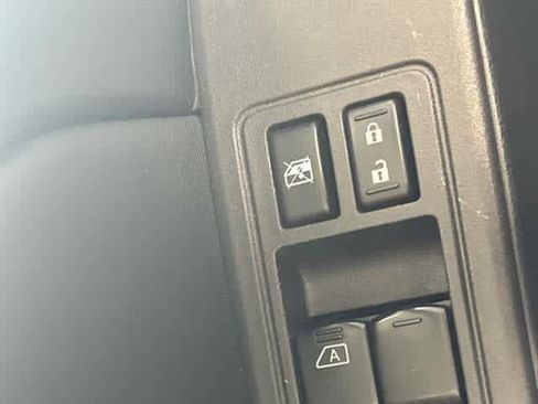 Used 2022 Nissan Frontier SV image 14