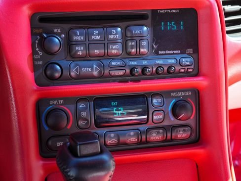 Used 2003 Chevrolet Corvette Convertible w/ Preferred Equipment Group1 image 32