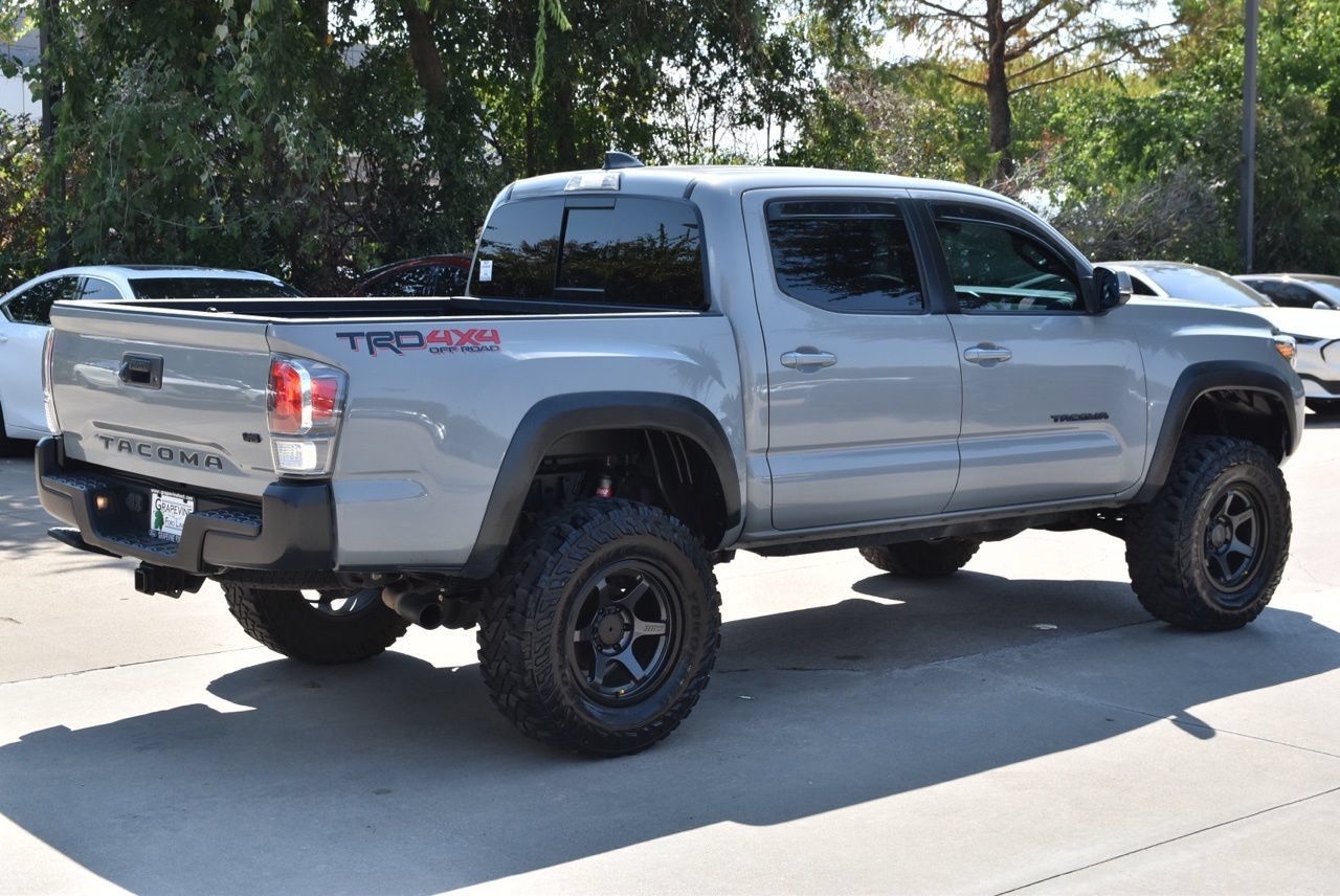 Used 2020 Toyota Tacoma TRD Off-Road AWD/4WD image 7