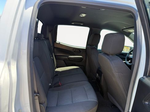 Used 2025 Chevrolet Colorado W/T AWD/4WD image 18