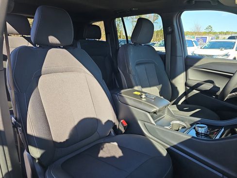 Used 2025 Jeep Grand Cherokee Laredo X w/ Trailer Tow Package image 10