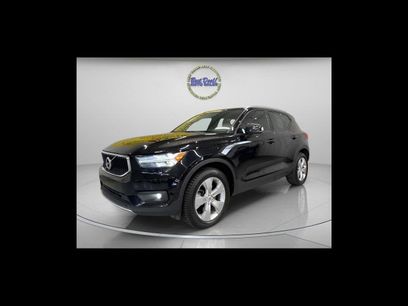 Used 2022 Volvo XC40 T5 Momentum