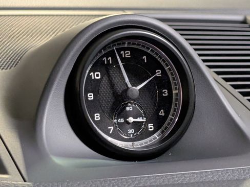 Certified 2025 Porsche Macan image 32