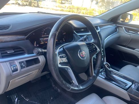 Used 2013 Cadillac XTS Luxury image 22