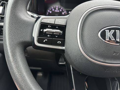 Used 2021 Kia Sorento LX AWD/4WD image 18