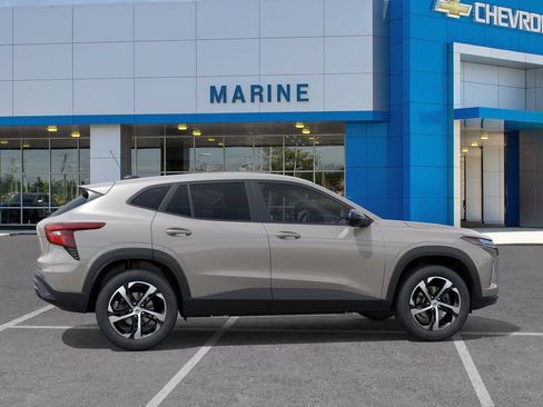 New 2026 Chevrolet Trax RS w/ Driver Confidence Package FWD image 5