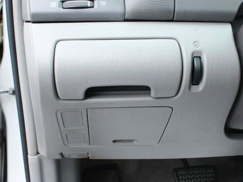 Used 2002 Toyota Camry XLE FWD image 15
