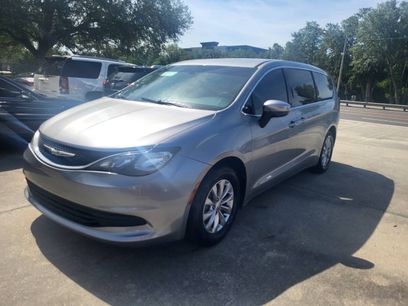 Used 2017 Chrysler Pacifica Touring w/ Tire & Wheel Group