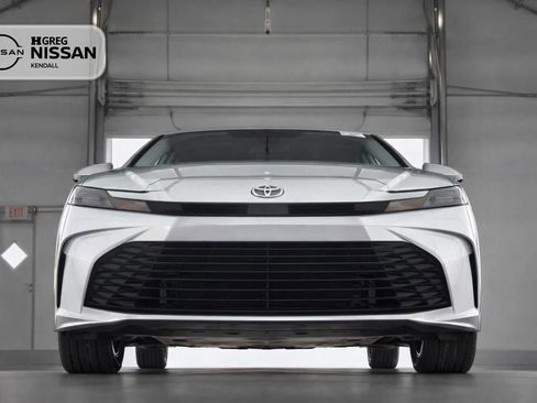 Used 2025 Toyota Camry LE image 11