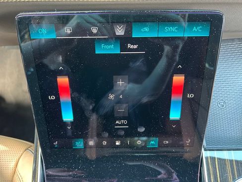 Used 2025 Cadillac Escalade Premium Luxury RWD image 38