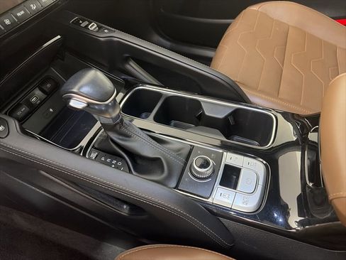 Used 2022 Kia Telluride SX w/ SX Prestige Package AWD/4WD image 9