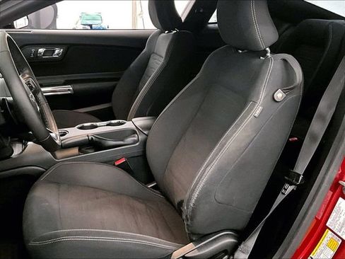Used 2017 Ford Mustang Coupe RWD image 23