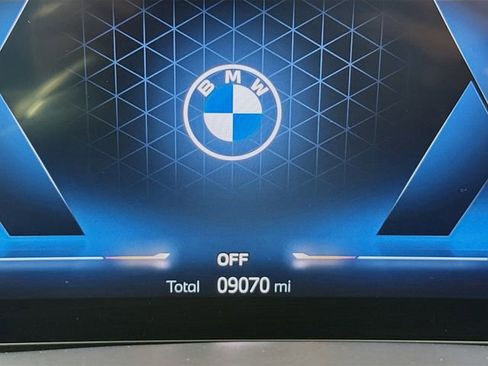 Used 2025 BMW X5 xDrive40i w/ M Sport Package image 12