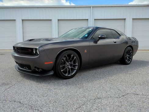Used 2021 Dodge Challenger R/T Scat Pack image 1