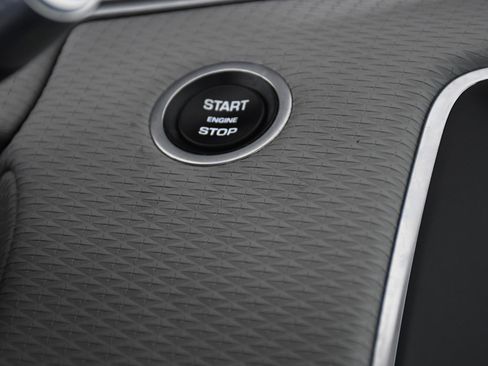 Used 2021 Land Rover Range Rover Evoque S image 17