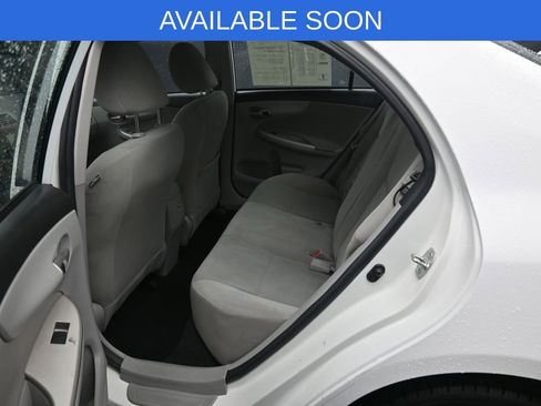 Used 2013 Toyota Corolla LE image 26