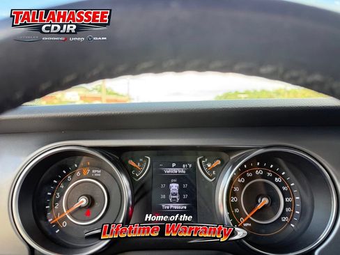 Used 2022 Jeep Wrangler Sport AWD/4WD image 17