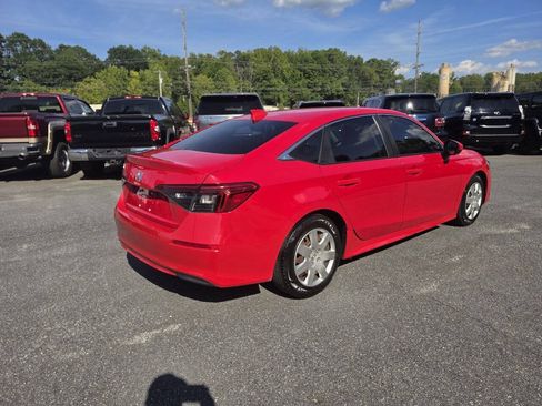 Used 2022 Honda Civic EX image 3