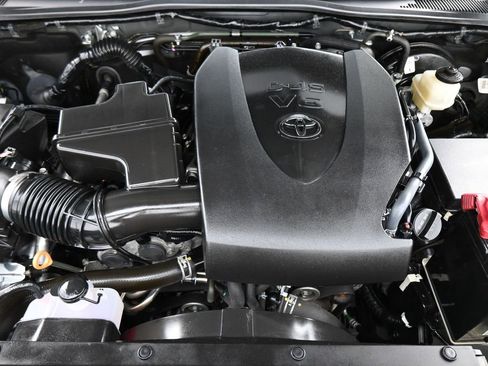 Used 2022 Toyota Tacoma TRD Off-Road w/ Technology Package image 19